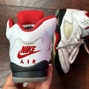 2019 Nike Air Jordan Retro V 5 size 3.5Y
